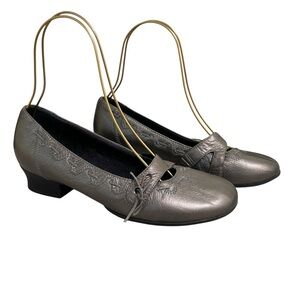 Clarks Pewter Metallic Leather Low Block Heel Pumps - Size 7.5